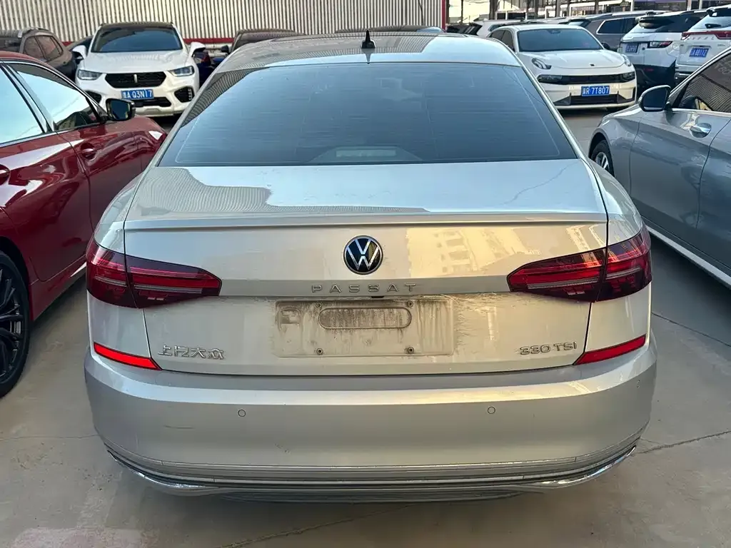 Volkswagen Passat — фото 7