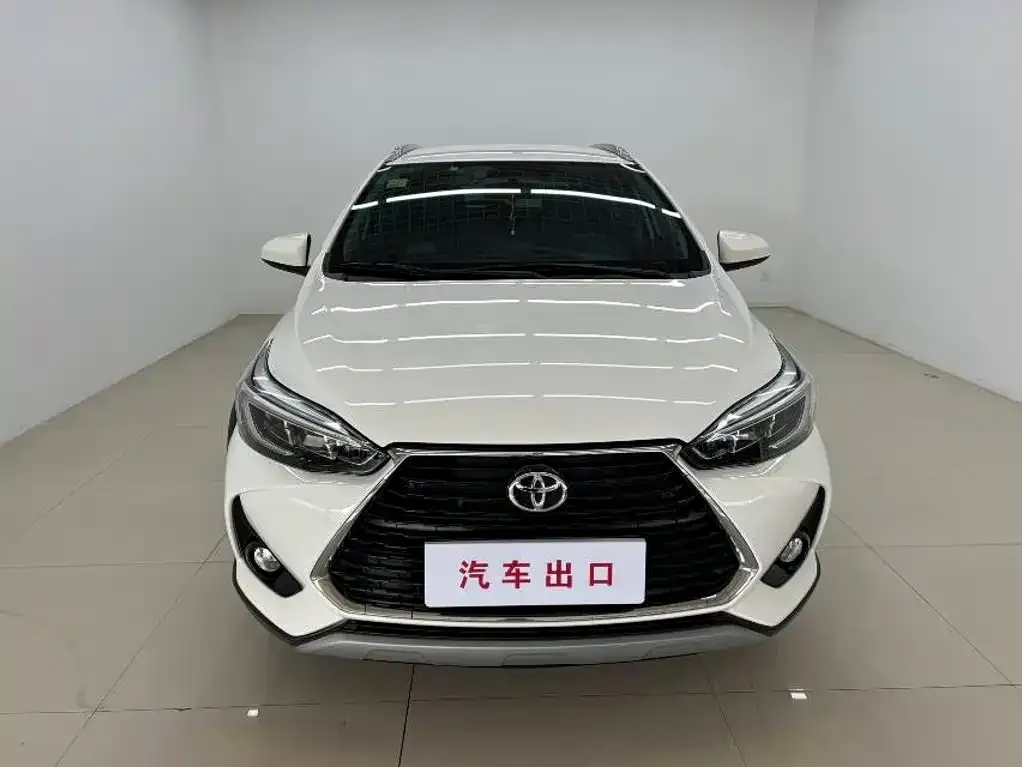 Toyota Yaris L — фото 4