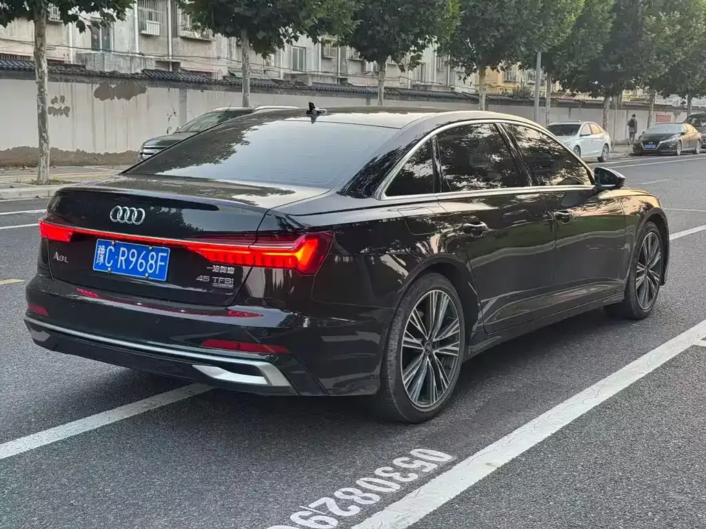 Audi A6L — фото 10