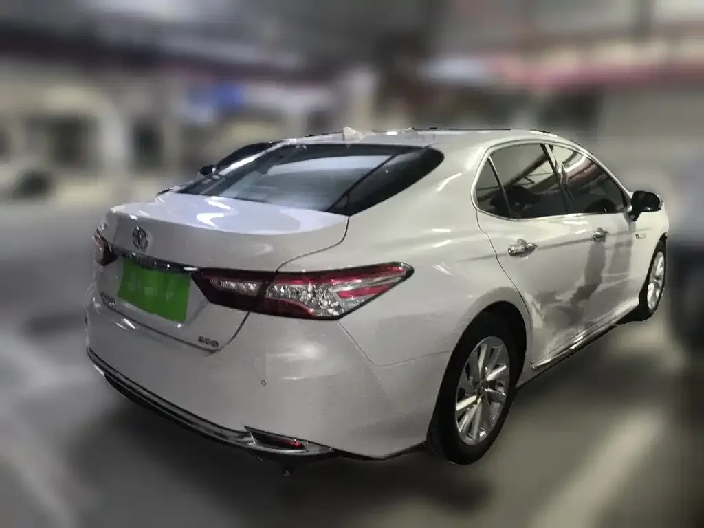 Toyota Camry — фото 7