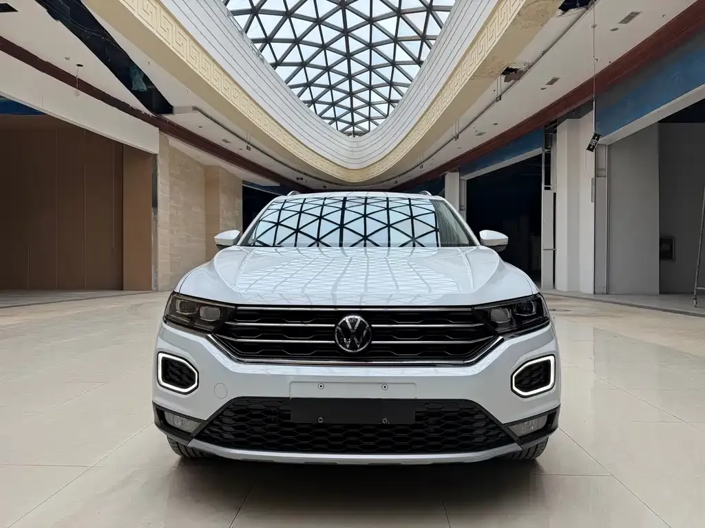 Volkswagen T-Roc — фото 6