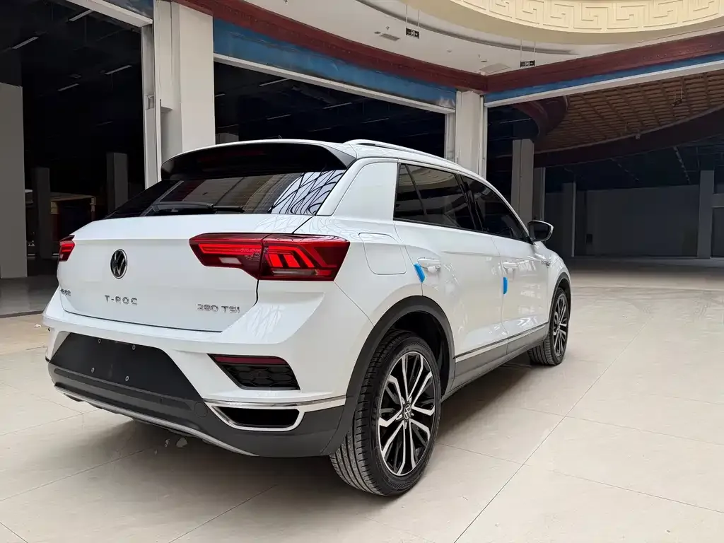 Volkswagen T-Roc — фото 8