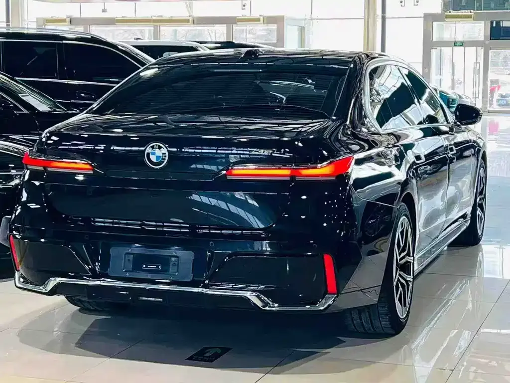 BMW 7 Series — фото 5