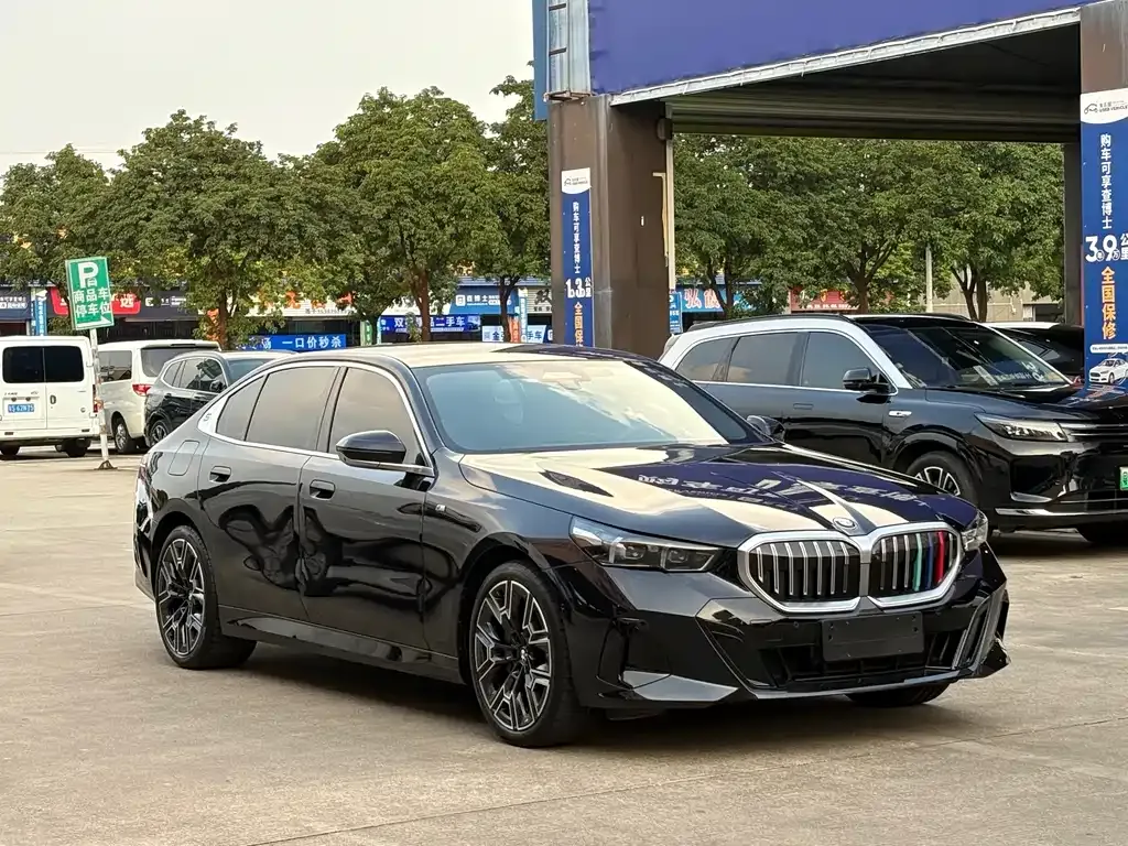 BMW 5 Series — фото 10