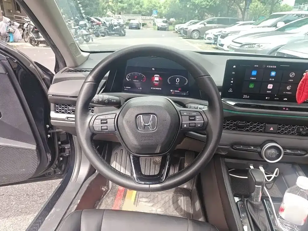 Honda Accord — фото 10