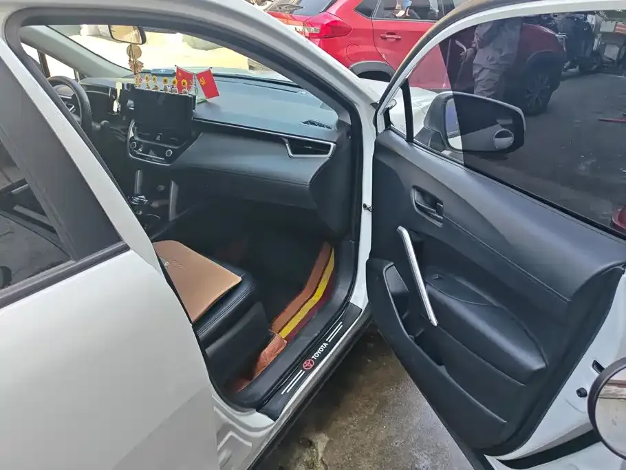 Toyota Corolla Cross — фото 3