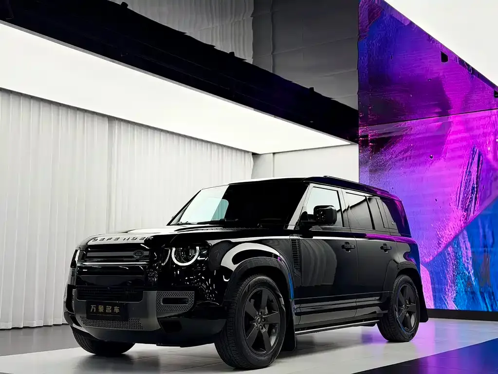 Land Rover Defender — фото 1