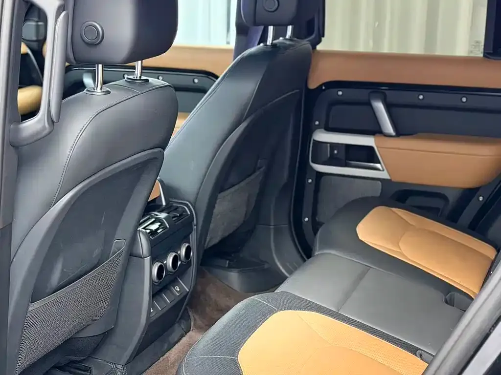 Land Rover Defender — фото 10