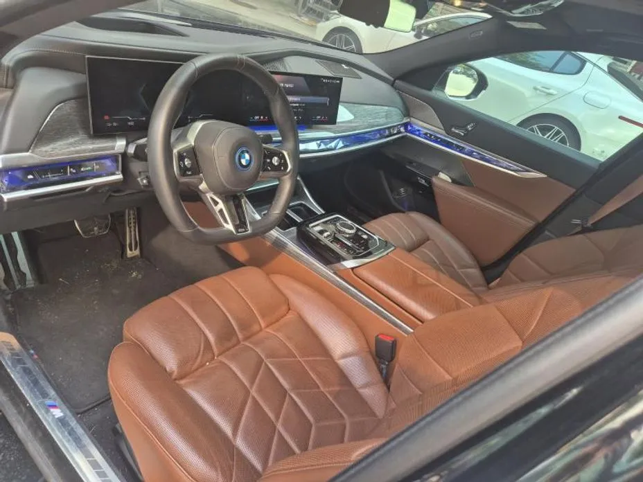 BMW i7 — фото 2