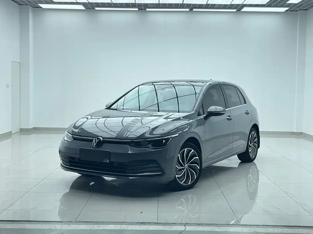 Volkswagen Golf — фото 1