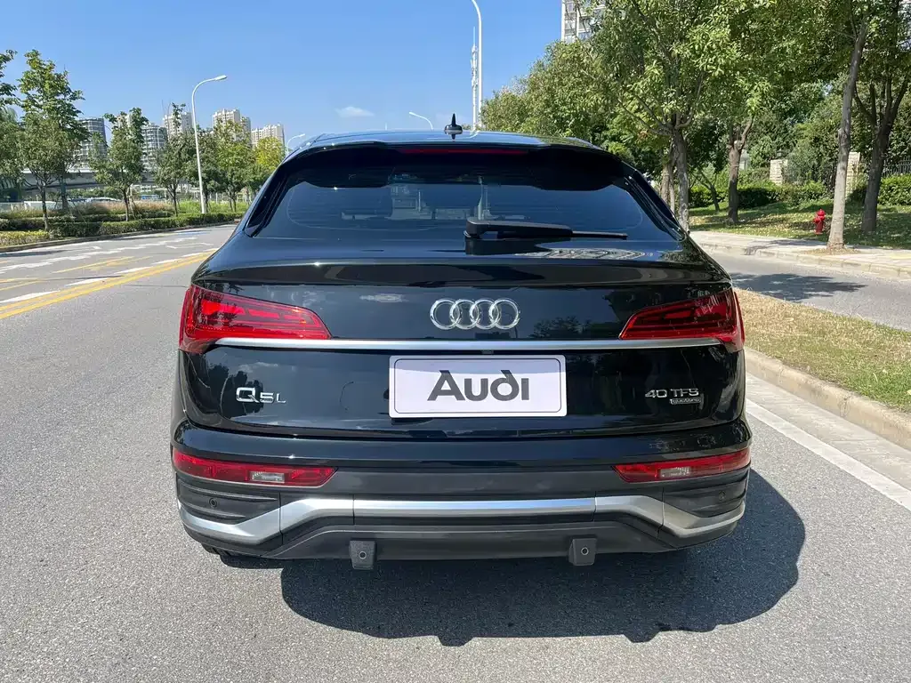 Audi Q5L Sportback — фото 8