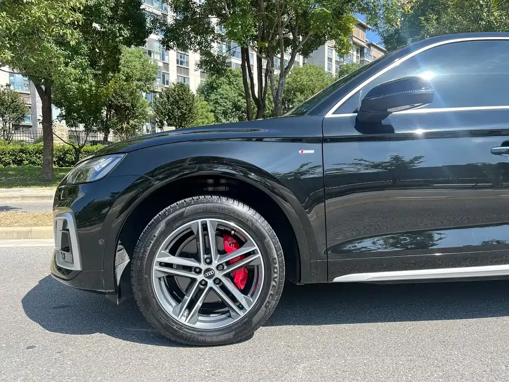 Audi Q5L Sportback — фото 9