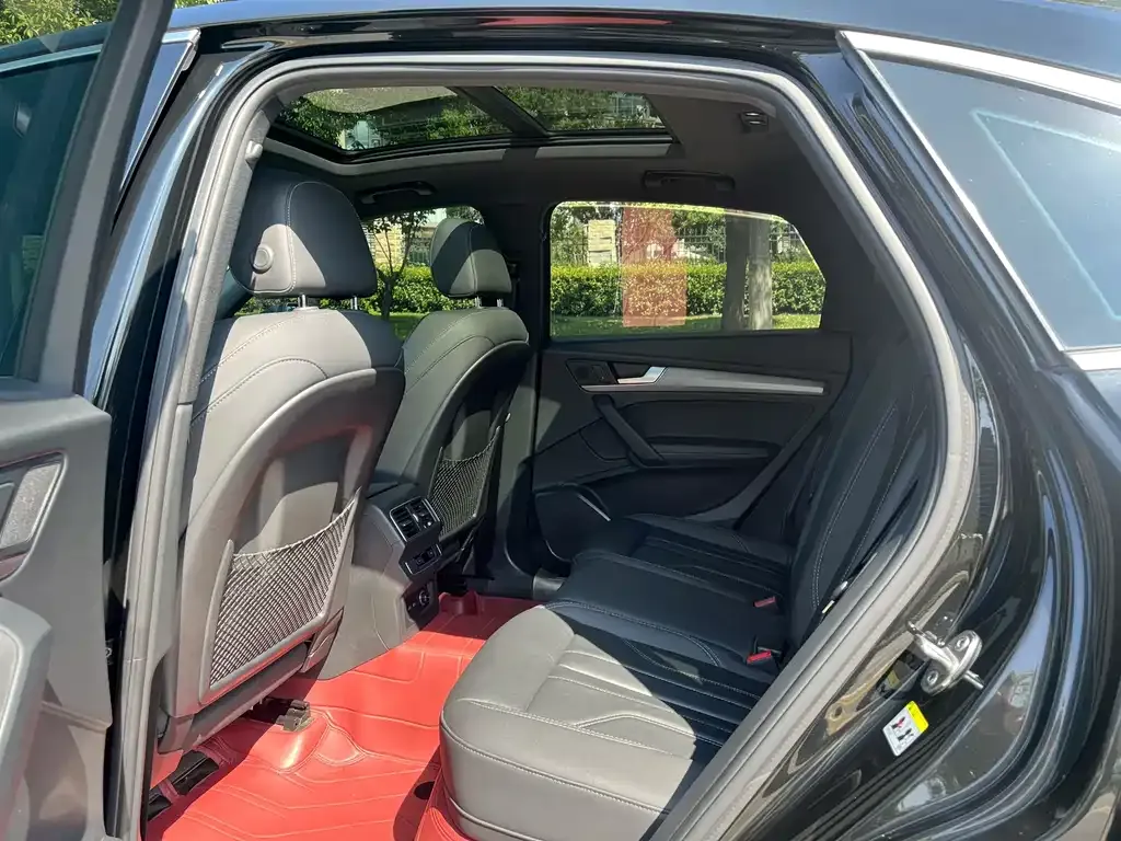 Audi Q5L Sportback — фото 4