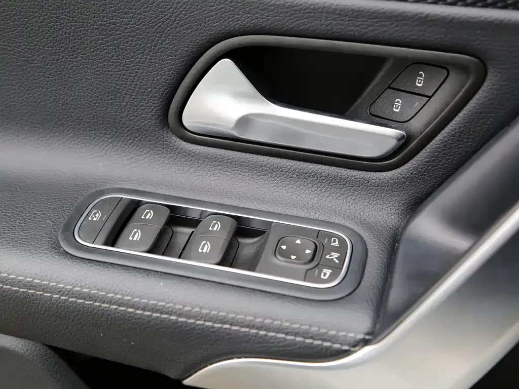 Mercedes-Benz A-Class — фото 10