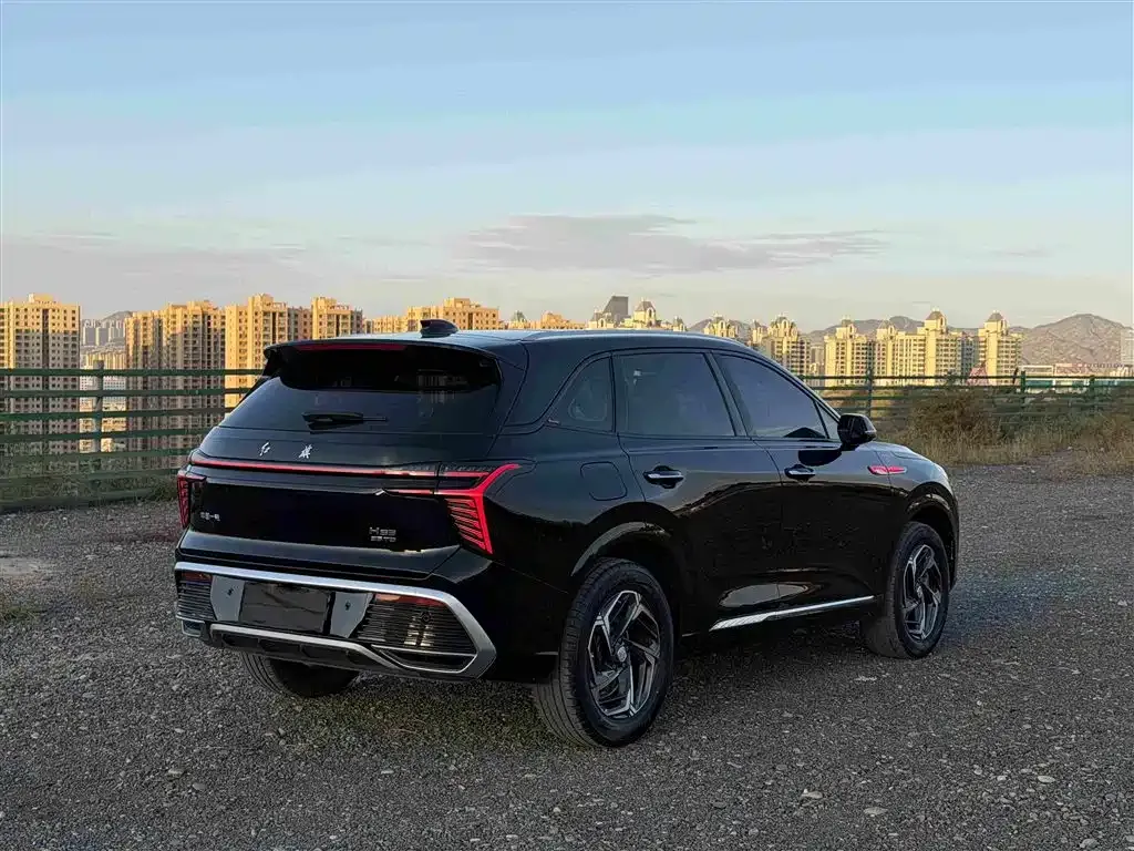 Hongqi HS3 — фото 3
