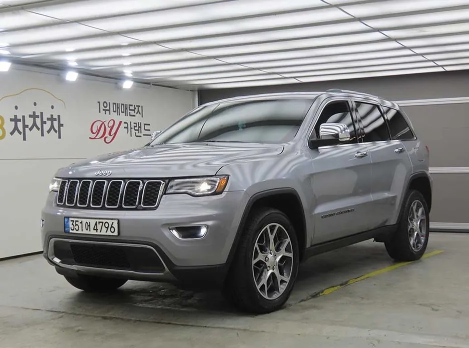 Jeep Cherokee — фото 1