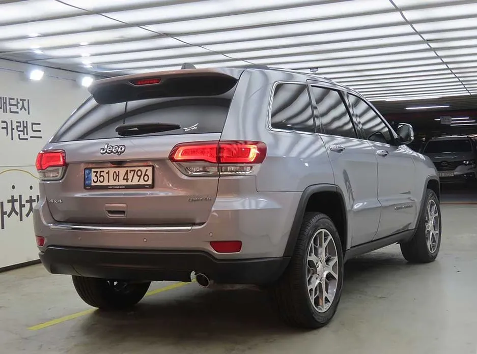 Jeep Cherokee — фото 9