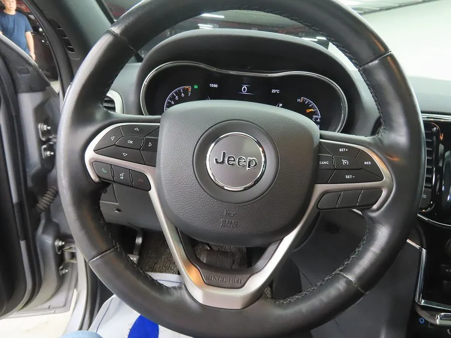 Jeep Cherokee — фото 7
