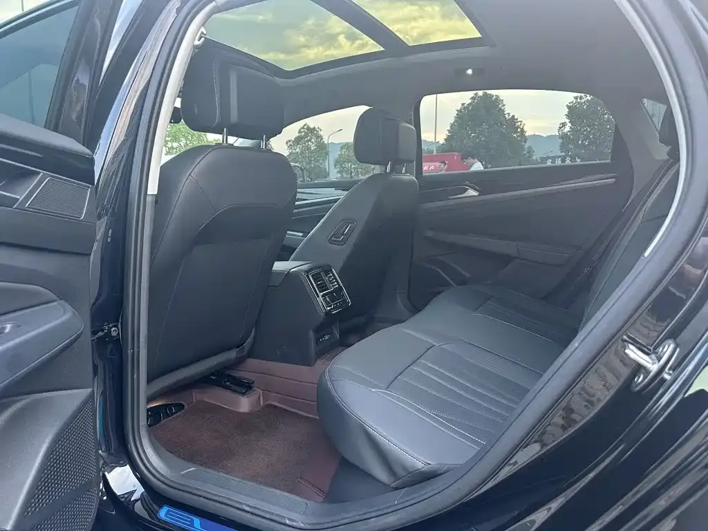 Volkswagen Passat — фото 4