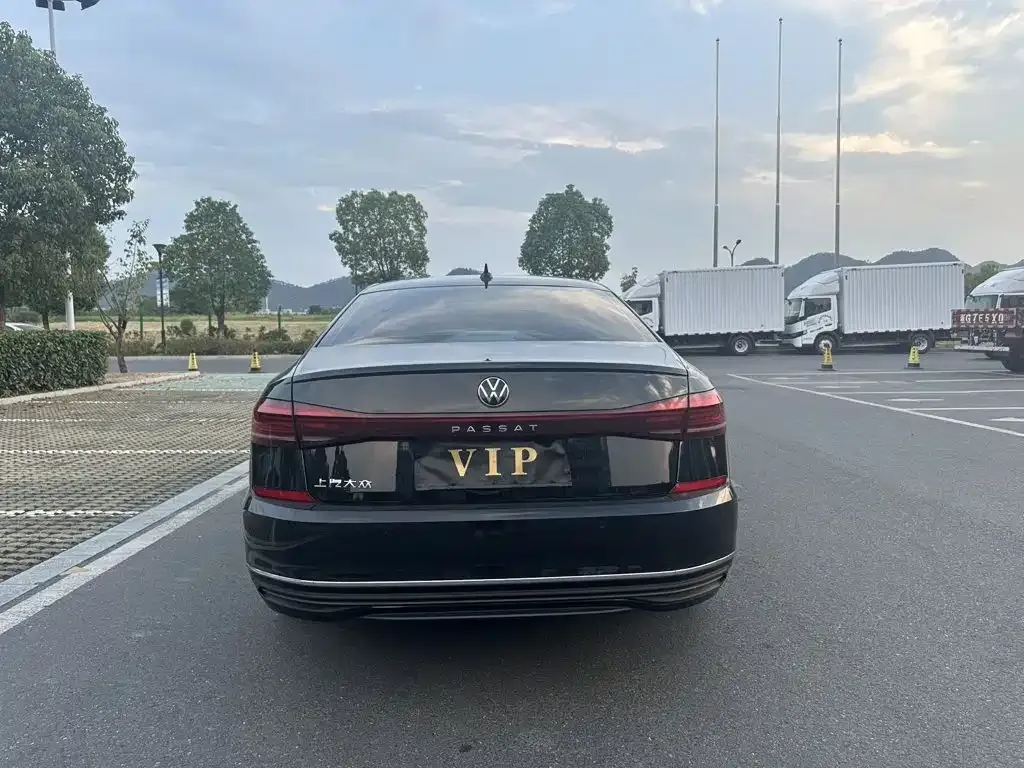 Volkswagen Passat — фото 6