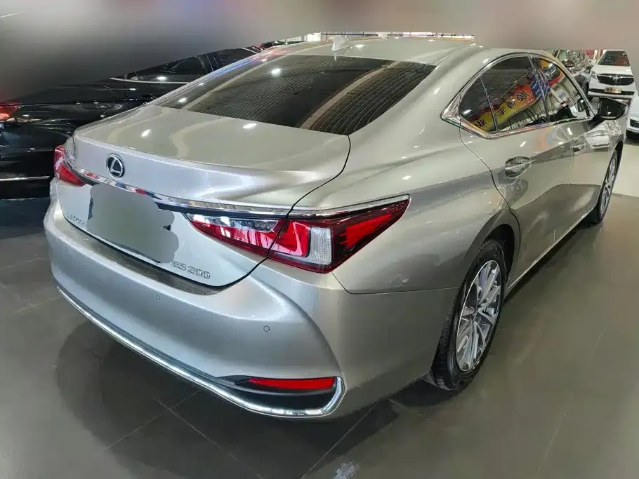 Lexus ES — фото 4