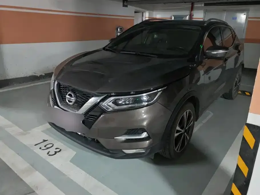 Nissan Qashqai — фото 1