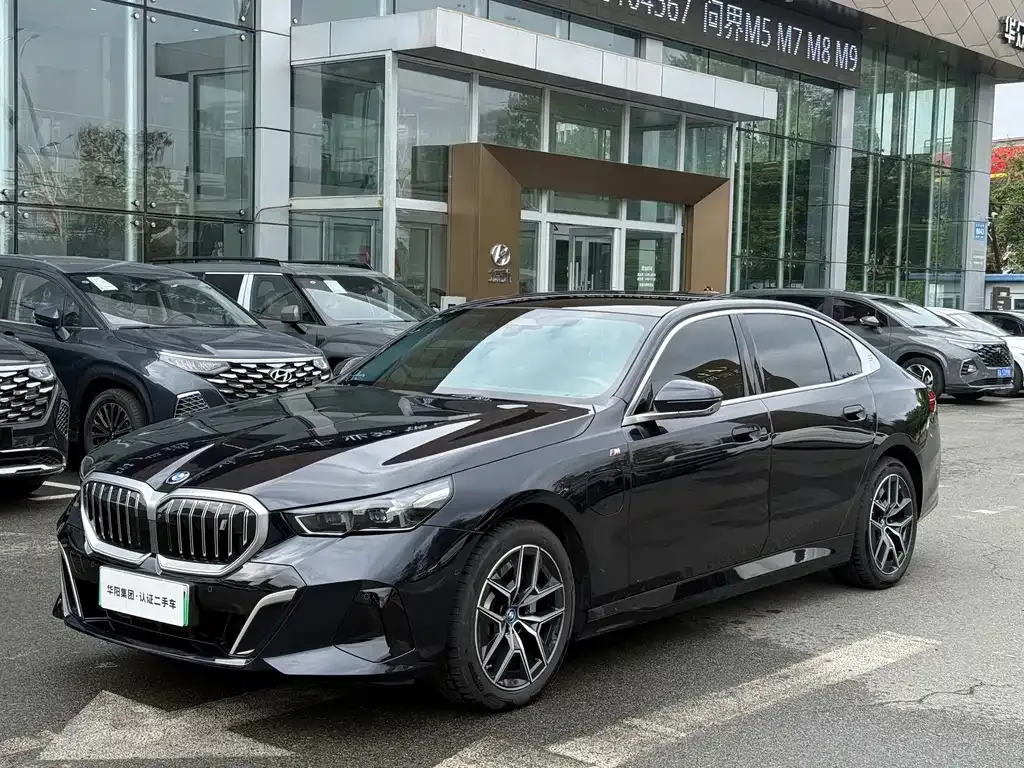 BMW i5 — фото 1
