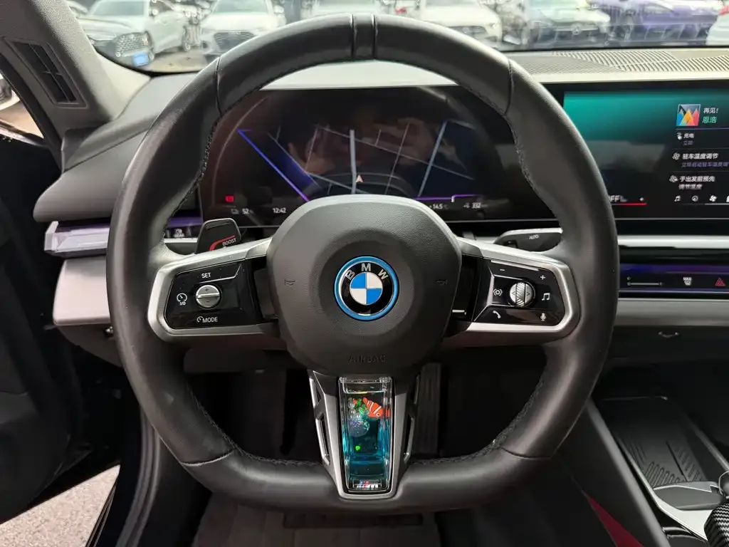 BMW i5 — фото 5