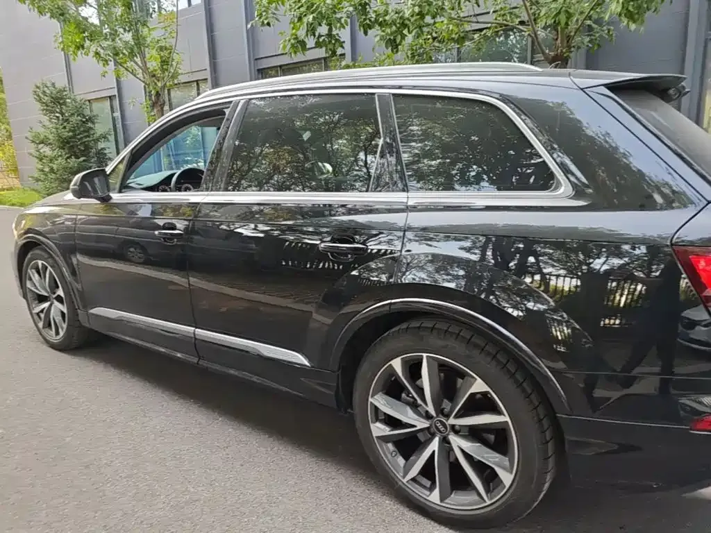 Audi Q7 — фото 5