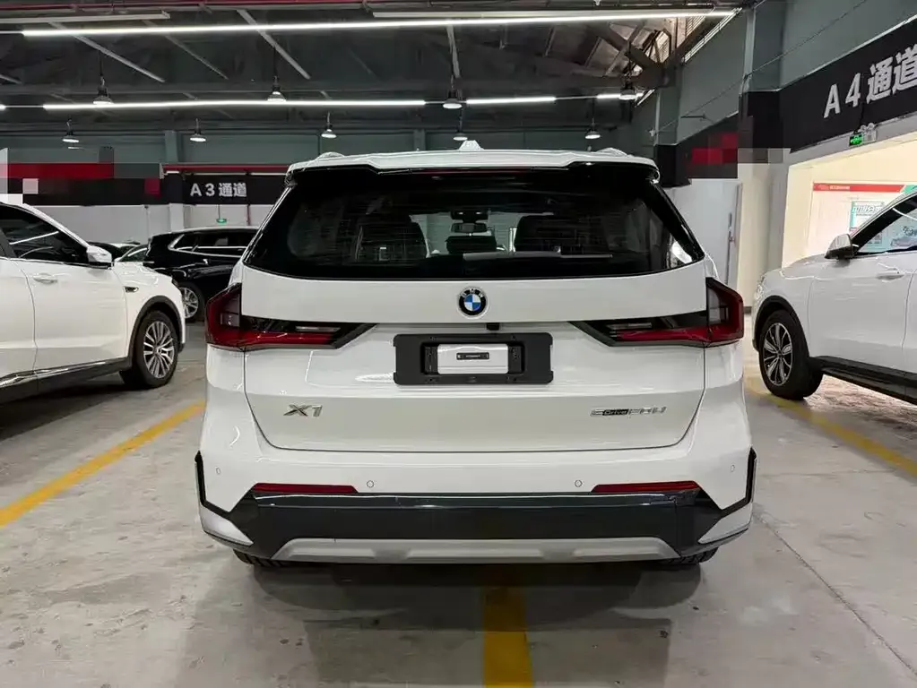 BMW X1 — фото 10