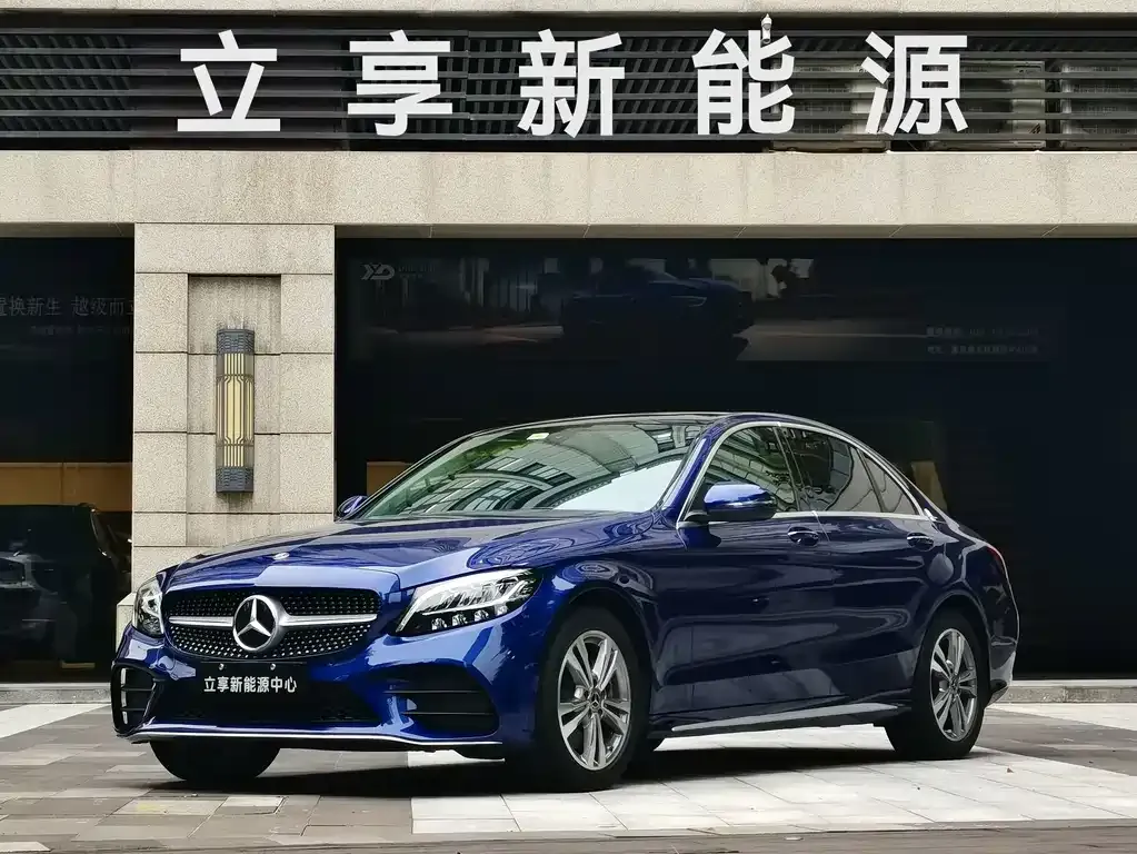 Mercedes-Benz C-Class — фото 1