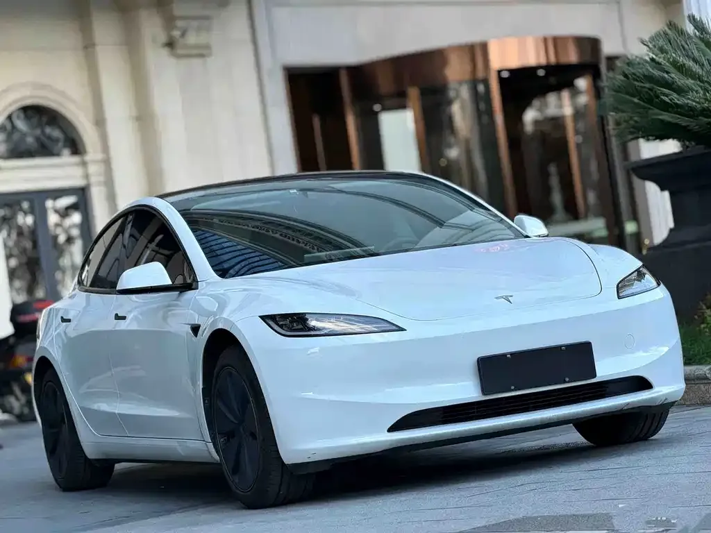 Tesla Model 3 — фото 6