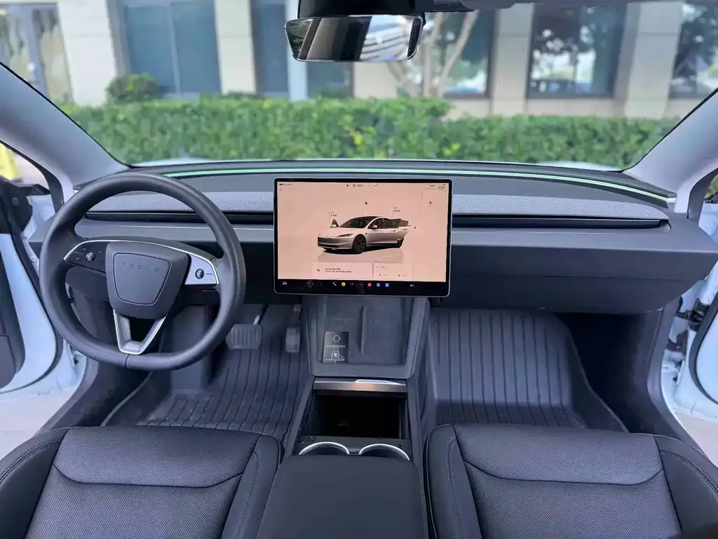 Tesla Model 3 — фото 8