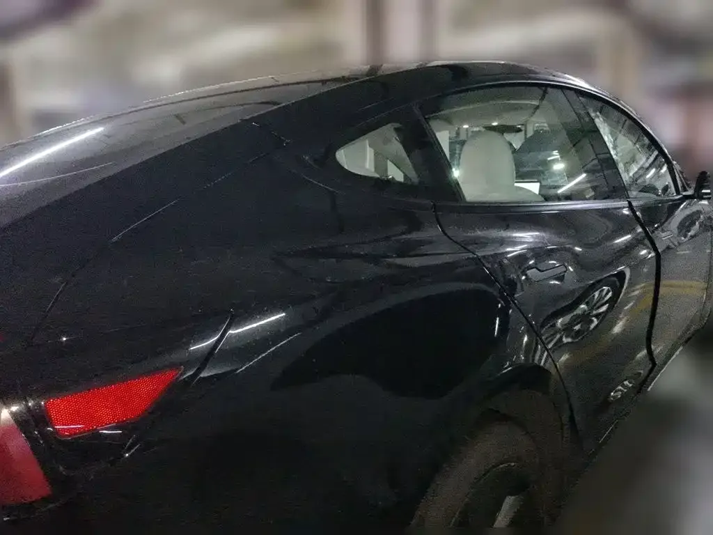 Tesla Model 3 — фото 3
