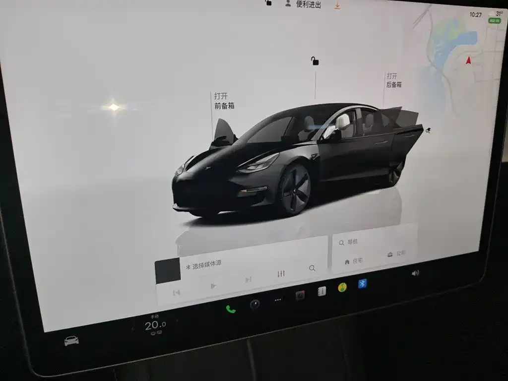 Tesla Model 3 — фото 9