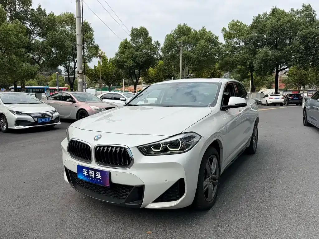 BMW X2 — фото 1