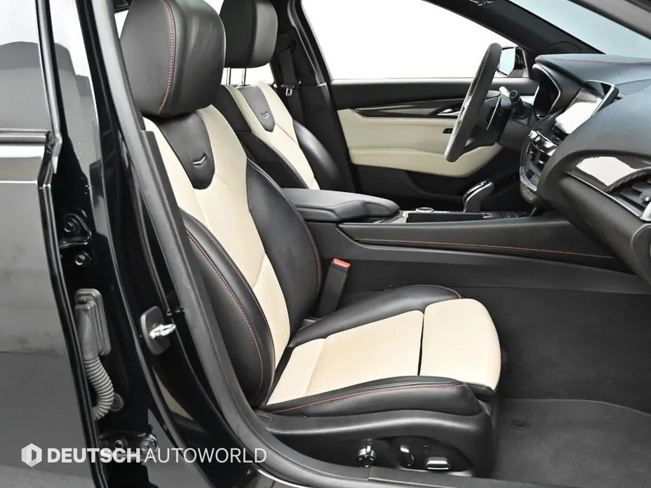 Cadillac CT5 — фото 8