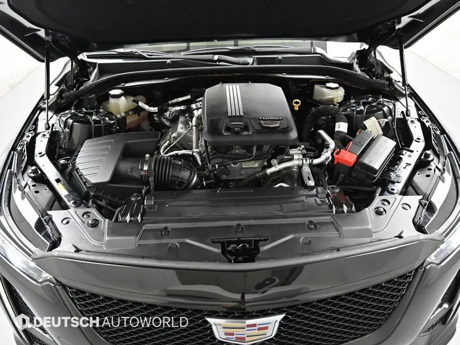 Cadillac CT5 — фото 10