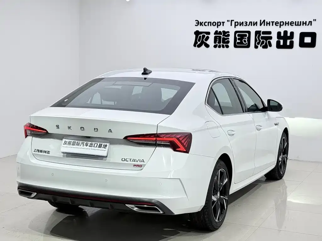 Skoda Octavia — фото 2
