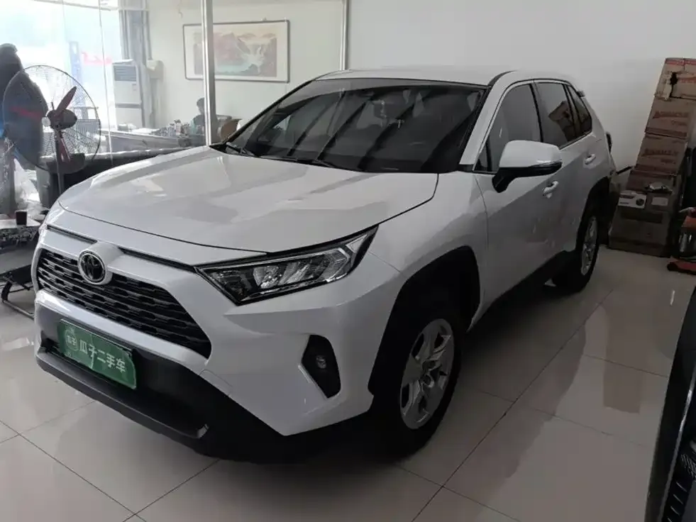 Toyota RAV4 — фото 2