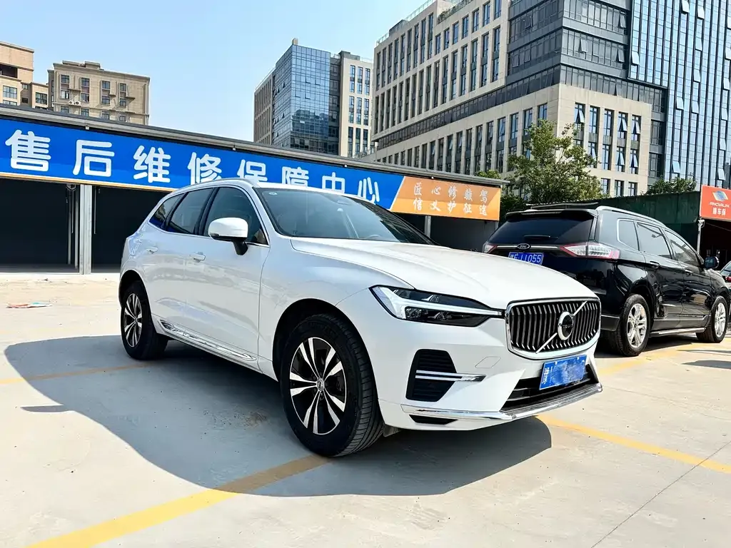 Volvo XC60 — фото 10