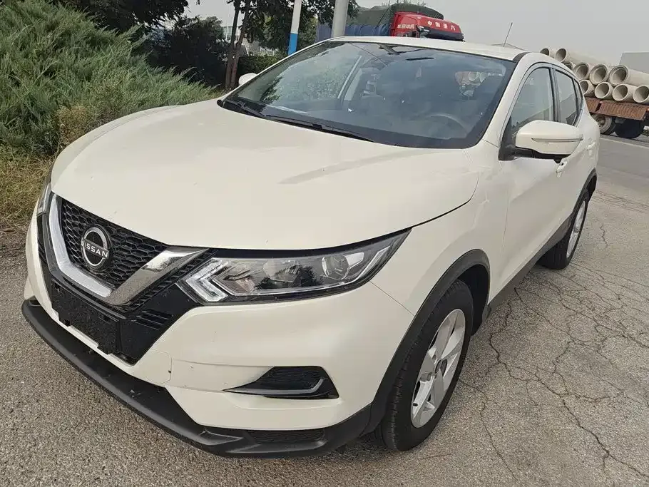 Nissan Qashqai — фото 1
