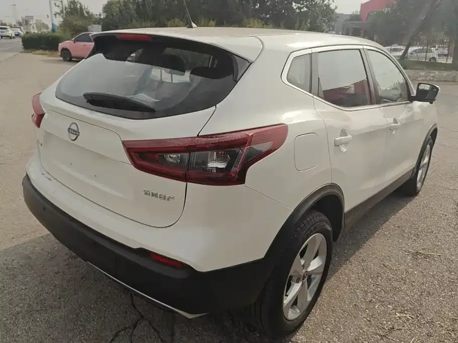 Nissan Qashqai — фото 9