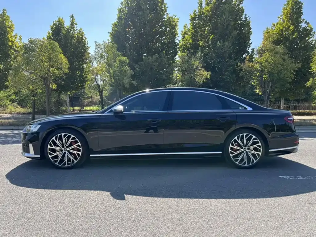 Audi S8 — фото 4