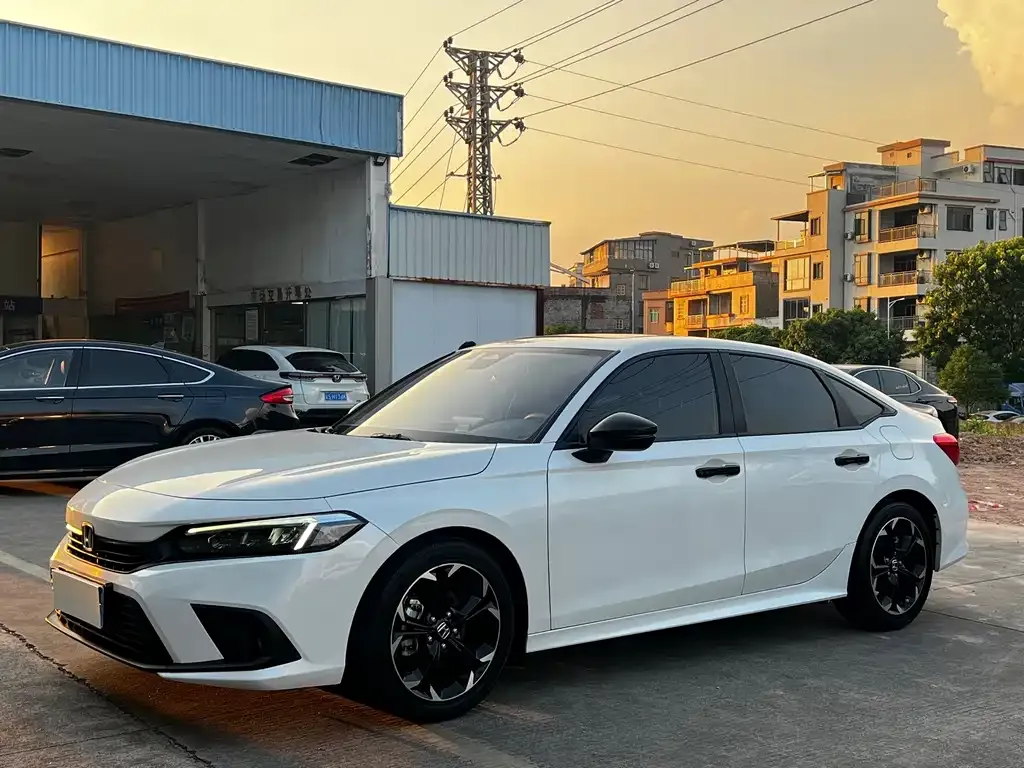 Honda Civic — фото 1