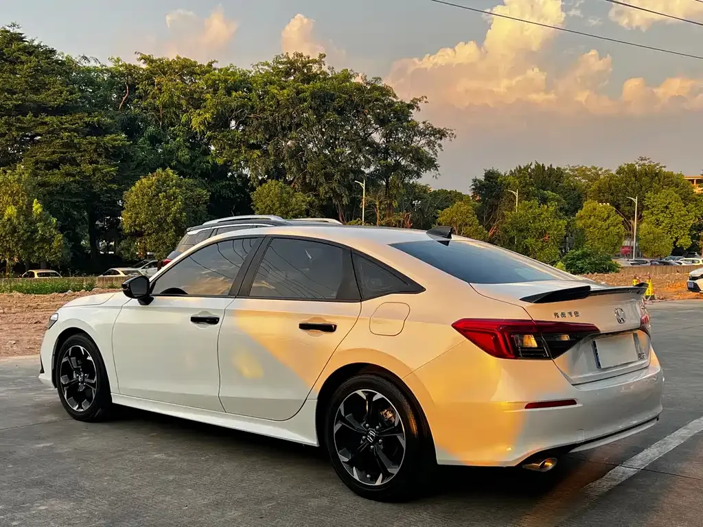 Honda Civic — фото 5