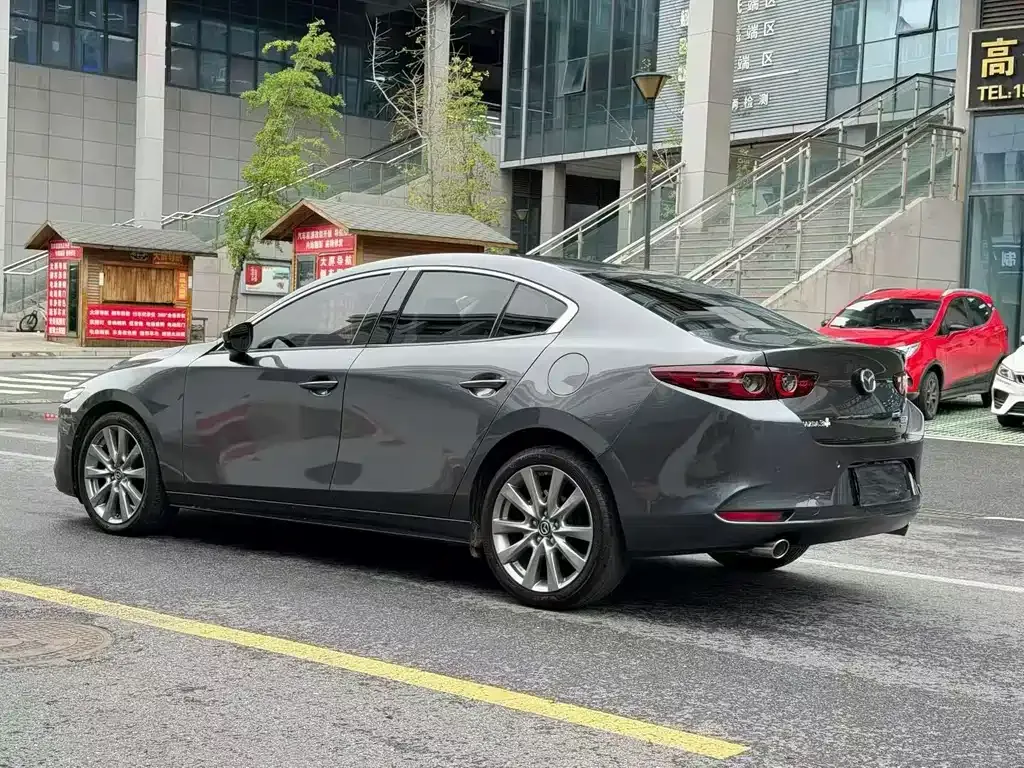 Mazda 3 Axela — фото 3