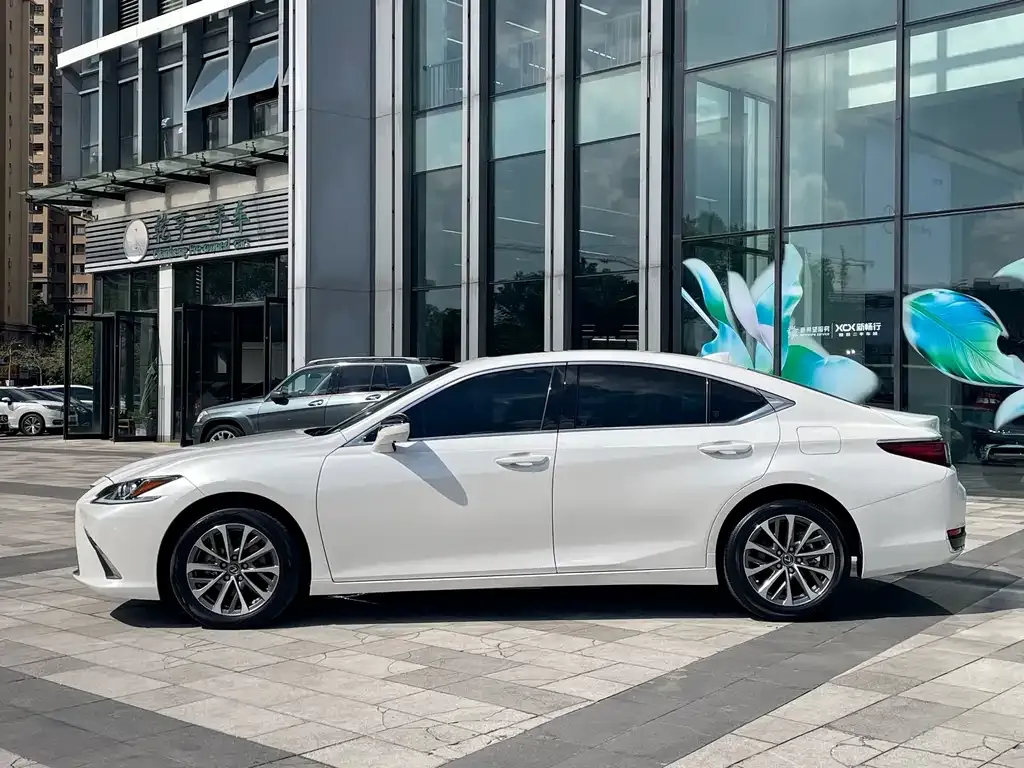 Lexus ES — фото 4