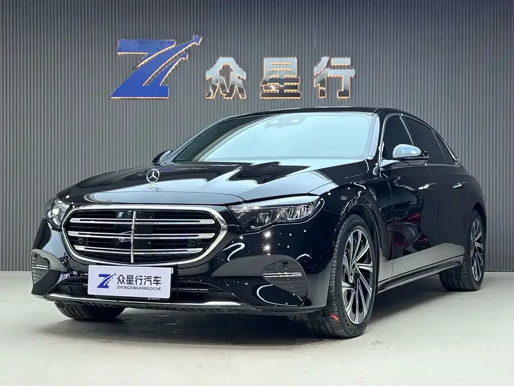 Mercedes-Benz E-Class — фото 1