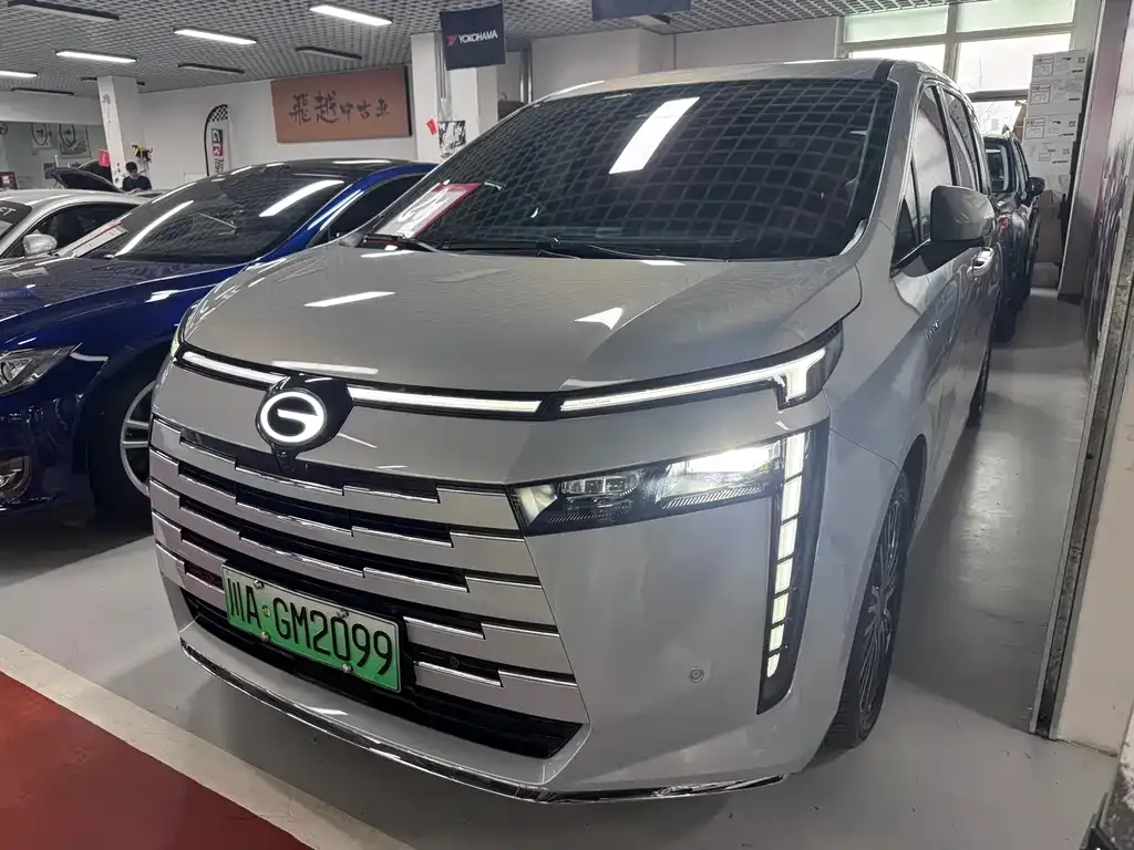 GAC Motor Trumpchi E8 PHEV — фото 1